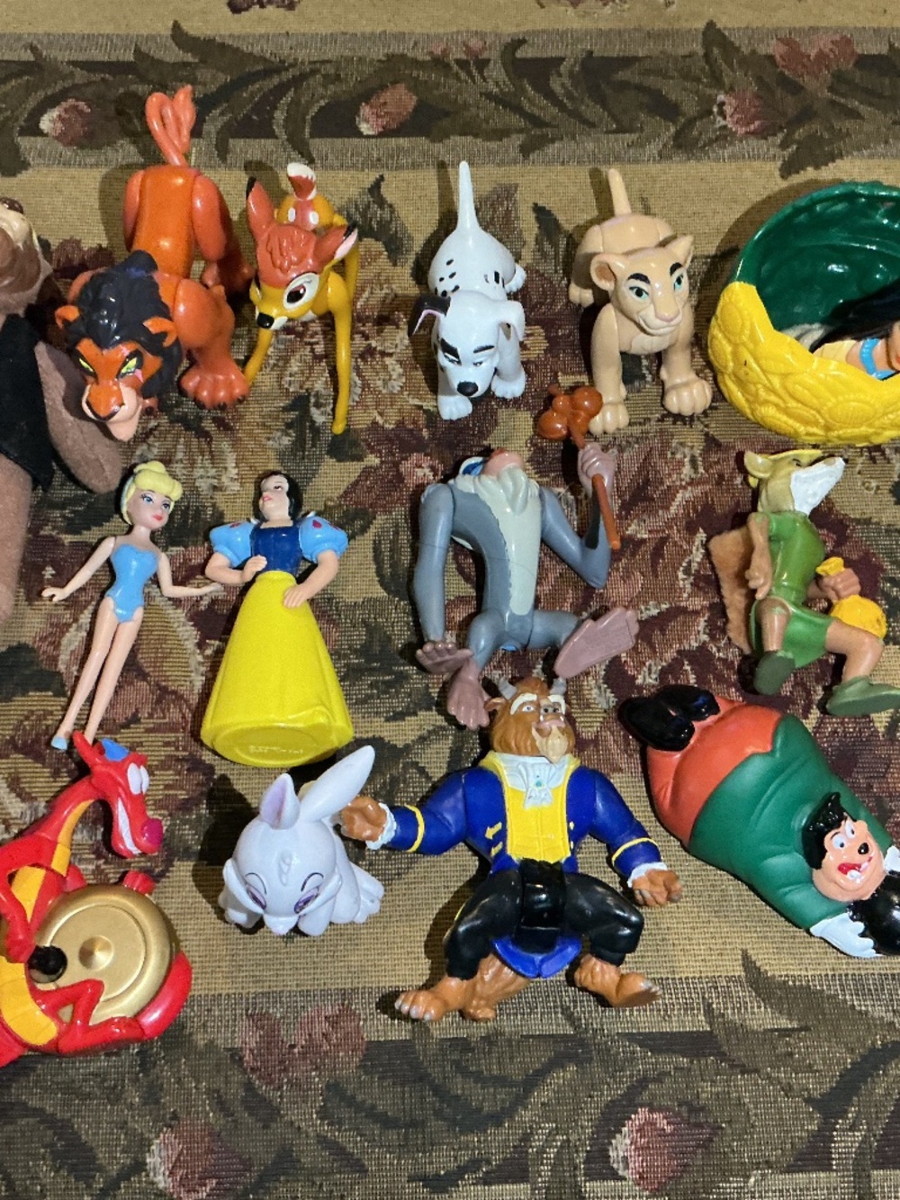15 small Toy lot of Disney toys with lion king bambi snow white robin hood& more
